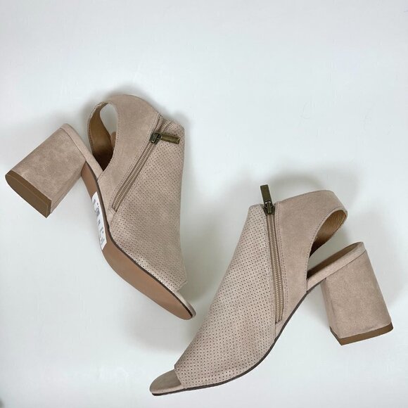 Blush Pink Shoes Sandals Suede Open Toe Vacation Resort 8.5 - Picture 1 of 13